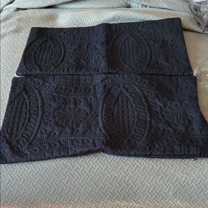 MellanniElegant  navy blueQuilted Pillow Covers new in original packaging